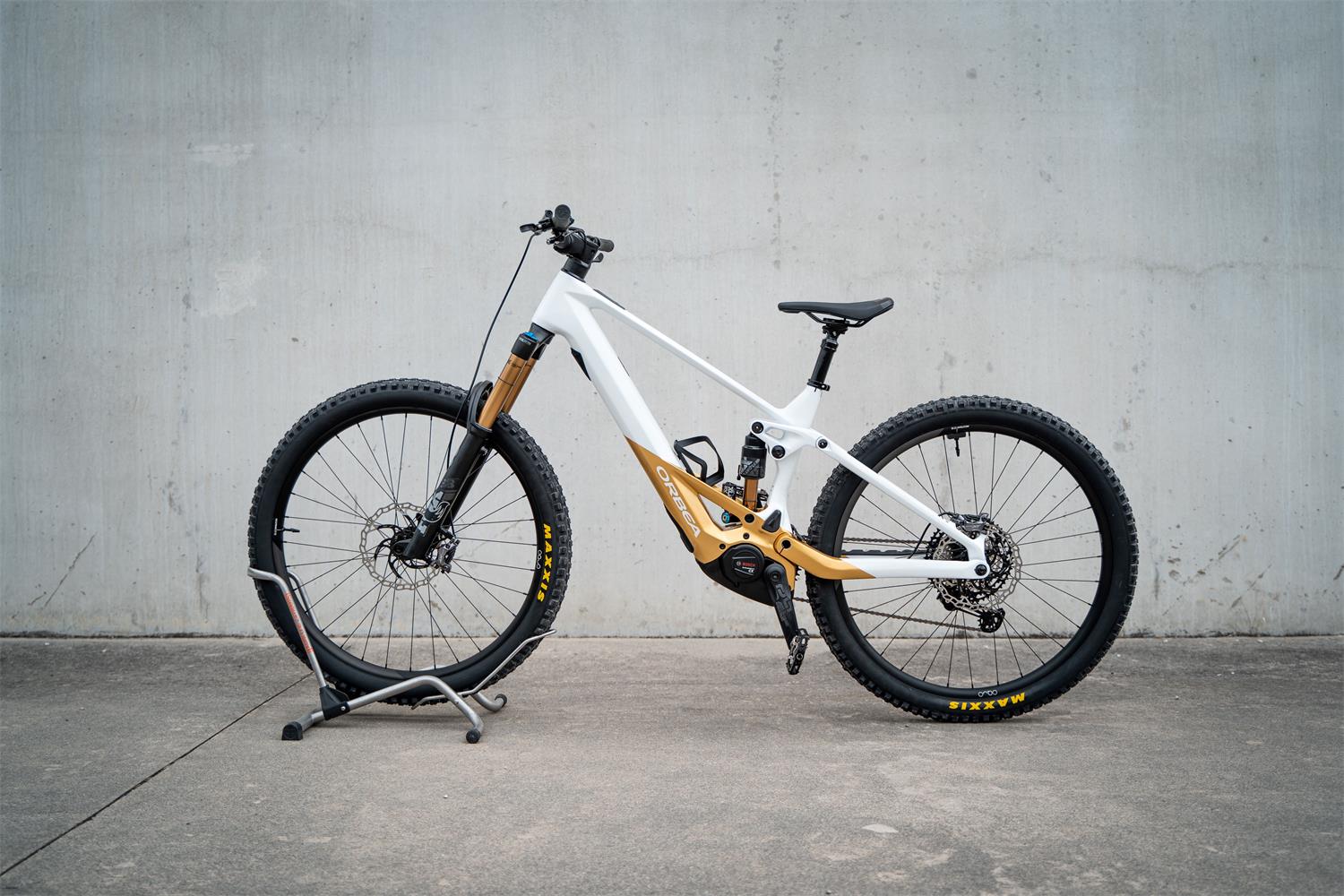 Stabilus bike stand new arrivals