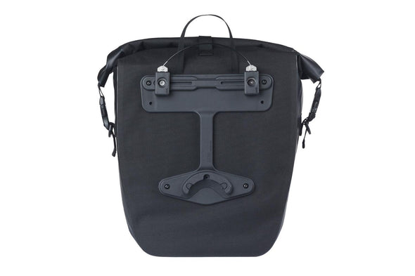 18259 Basil Navigator Waterproof L MIK studs singl