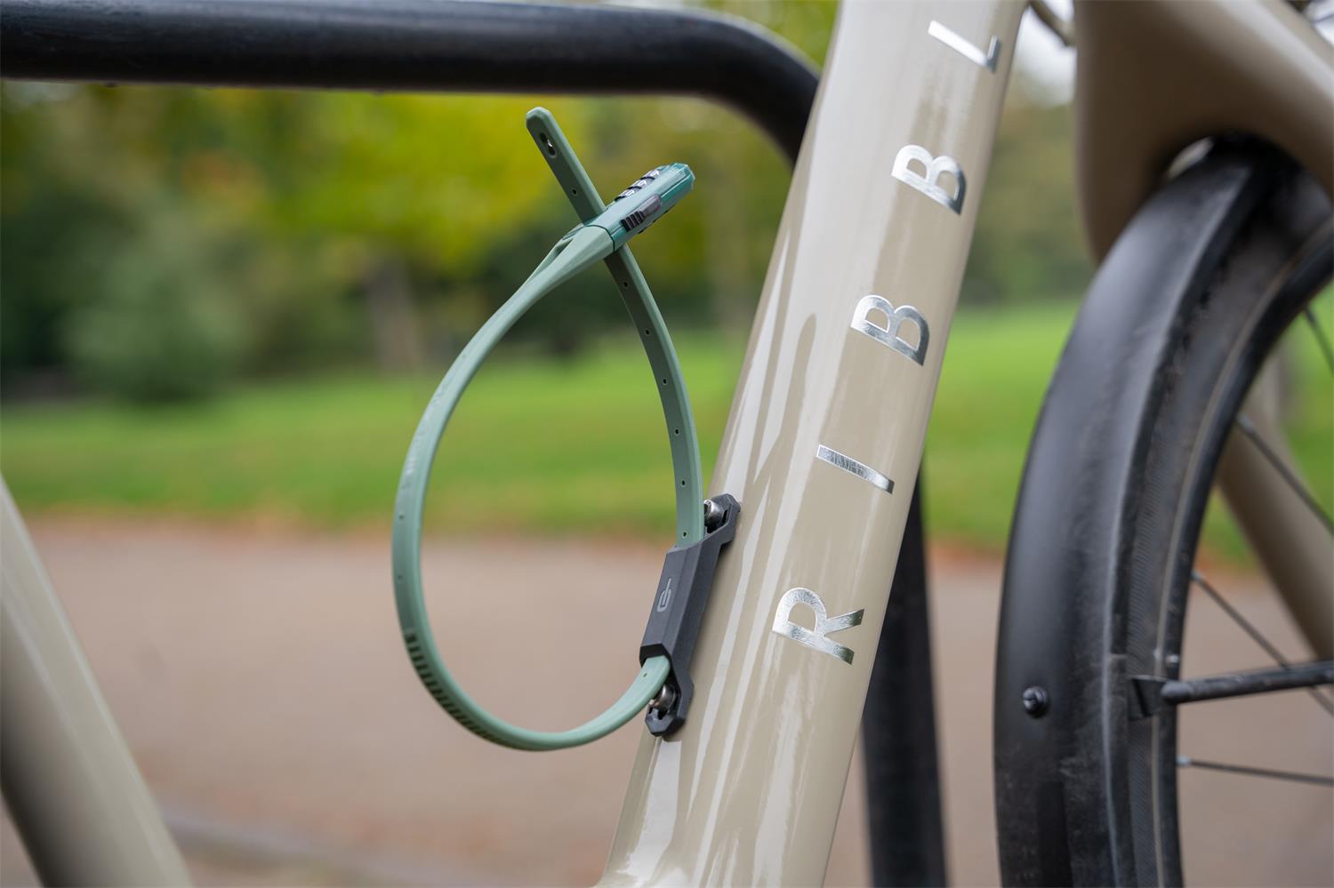 Bike Lock Hiplok Z Lok Review Hiplok Z-LOK Armoured Reuseable Tie