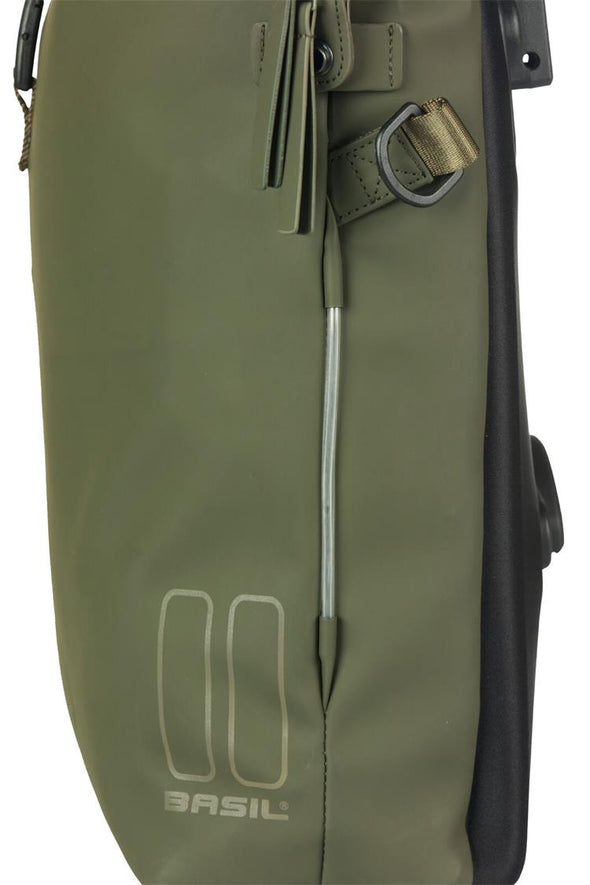 18407 Basil SoHo bicycle shoulder bag MIK studs mo